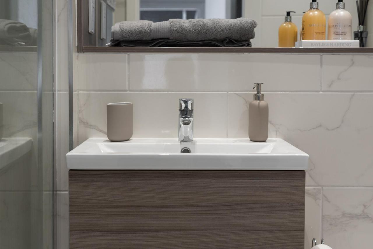 Apartment Central: Deluxe 2-bed Near Station Milton Keynes